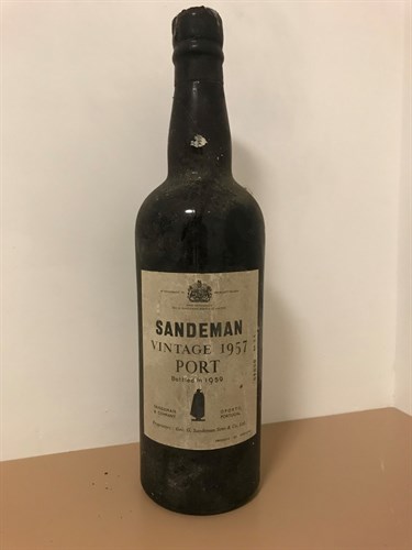 Lot 287 - Sandeman vintage port 1957, 1 btl