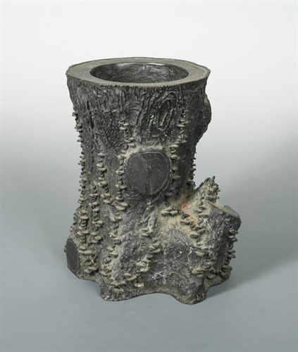Lot 96 - A Japanese bronze naturalistic water vessel, Meiji Period (1869-1912)