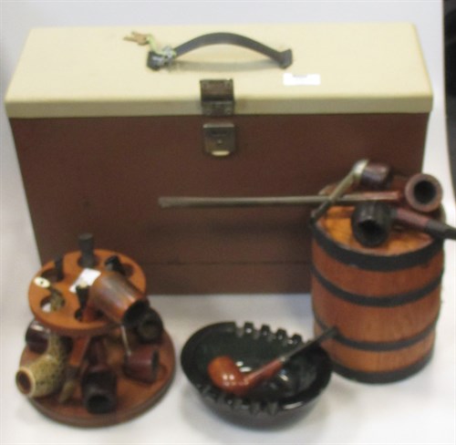 Lot 171 - A collection of pipes, an ashtray, circular...