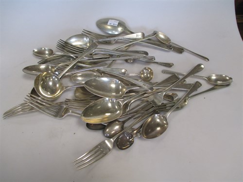 Lot 353 - 25 pieces of silver flatware 27ozt gross with...
