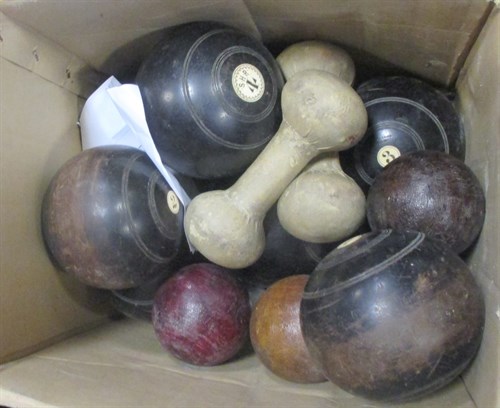 Lot 236 - Four croquet mallets & balls together with a...