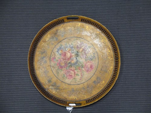 Lot 97 - A Toleware tray