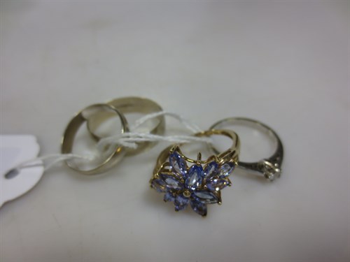 Lot 299 - Two 9ct gold wedding rings, 4.2g, together...