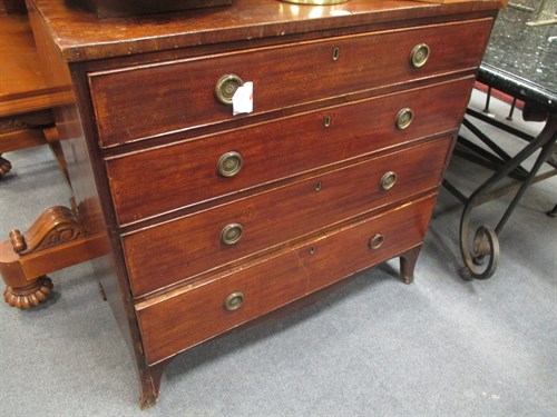 Lot 689 - A late Regency mahogany chest of drawers 91 x...