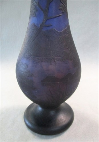 Lot 1 - A Loetz 'Richard' blue cameo glass vase
