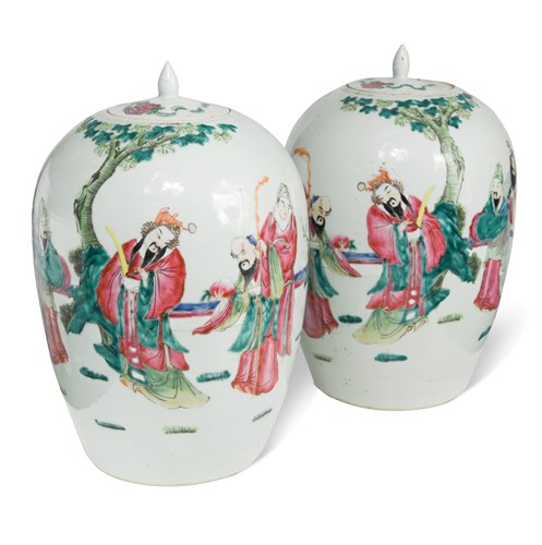 Lot 83 - A pair of Chinese famille rose jars and covers, Qing Dynasty, late 19th/early20th century
