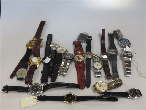 Lot 325 - A large collection of wristwatches