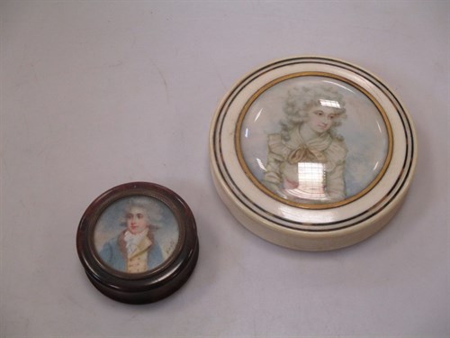 Lot 158 - A 19th century treen circular box with...