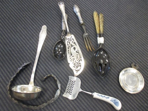 Lot 378 - A matching Georgian silver toddy ladle and...