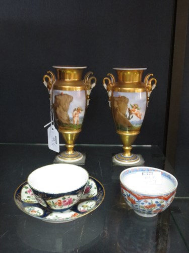 Lot 68 - An 18th century Worcester blue scale ground...