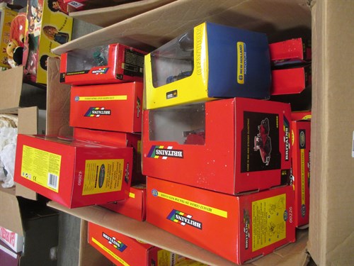 Lot 199 - Britains model farm vehicles in boxes, 1:32...