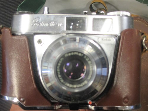 Lot 241 - Three sets of binoculars and three cameras (6)