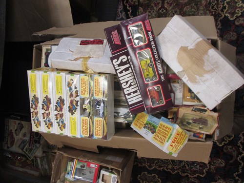 Lot 209 - Large collection of Lledo die cast models Days...