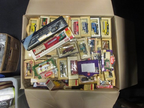 Lot 210 - Large collection of Lledo die cast models Days...