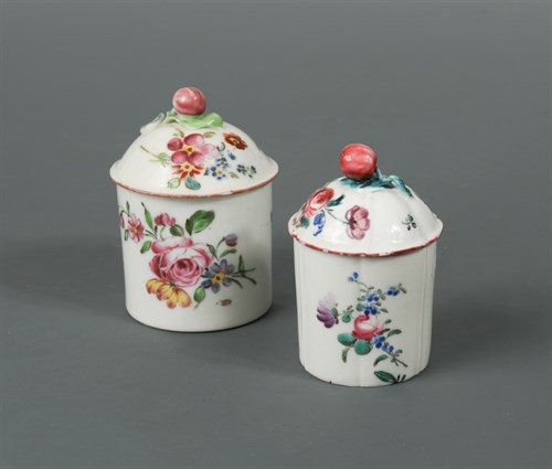 Lot 55 - A Mennecy toilet pot and cover, circa 1760