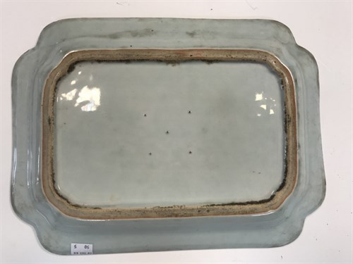 Lot 71 - A Chinese blue and white shaped rectangular dish, Qianlong