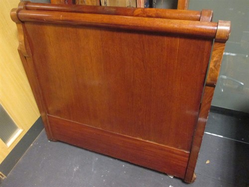 Lot 656 - A Bedemeier mahogany bedstead