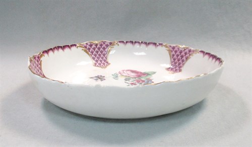 Lot 46 - A Tournai dish, circa 1780