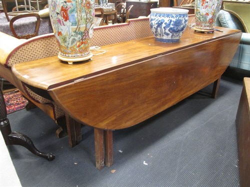 Lot 376 - A 19th century mahogany wake table