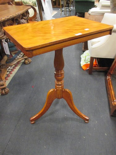Lot 344 - A 19th Century Satinwood Pedestal Table, 55cm W