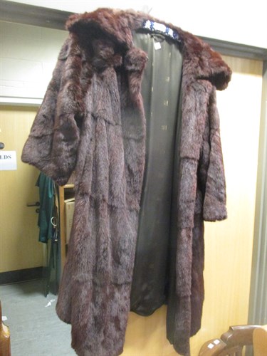 Lot 331 - A fur coat