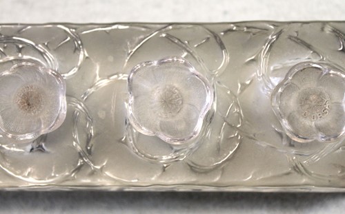 Lot 5 - La Renommee D'Orsay, an R. Lalique glass perfume tester