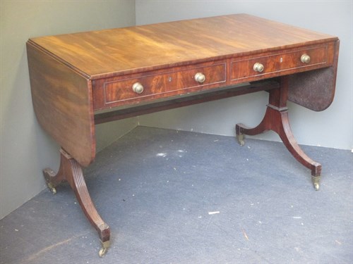 Lot 531 - A Regency mahogany sofa table 71 x 116 x 66cm