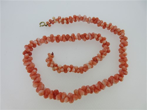 Lot 187 - A modern coral necklace