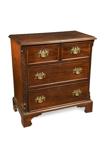 Lot 547 - A George III mahogany chest of drawers