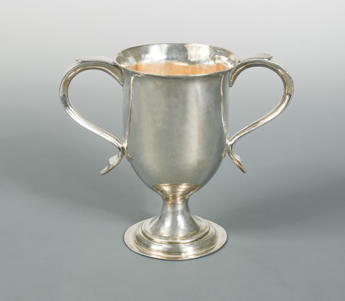 Lot 475 - A George III silver two handled trophy cup