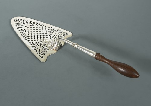 Lot 437 - A George II silver serving trowel