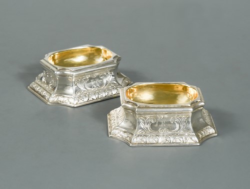 Lot 439 - A pair of early George II silver trencher salts