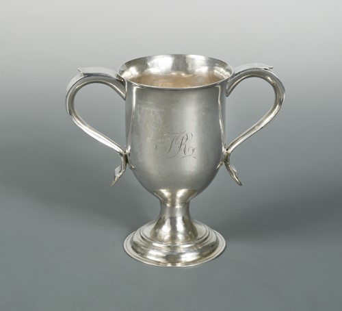 Lot 465 - A George III silver two handled trophy cup by Peter & Ann Bateman