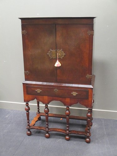 Lot 364 - An 18th century style crossbanded walnut...