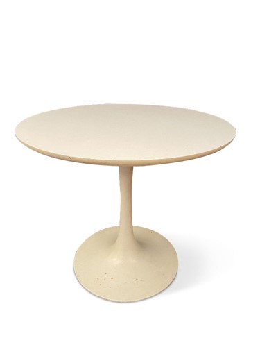 Lot 246 - Eero Saarinen for Arkana, a 'Tulip' occasional table