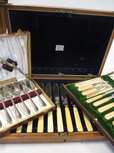 Lot 125 - A collection of silver plated items including...