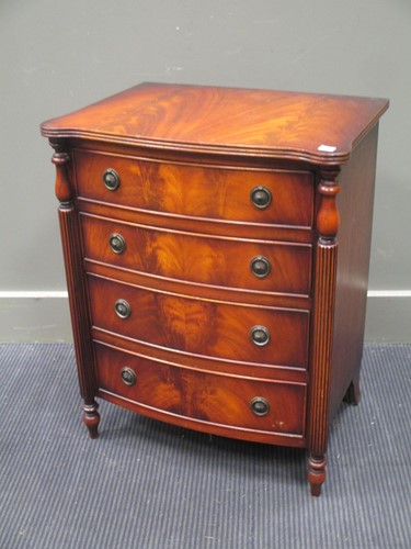 Lot 330 - A mahogany chest of drawers of small...