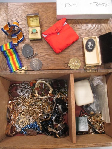 Lot 112 - An oak box containing a quantity of jewelley,...
