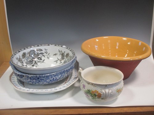 Lot 53 - A box of washbowls, a dairy bowl, a meat...