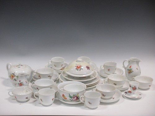 Lot 39 - A composed Nymphenburg tea and coffee service...