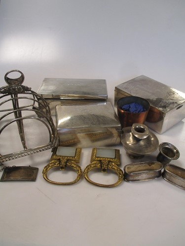 Lot 118 - A silver cigarette box, a continental silver...