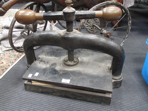 Lot 163 - A book press