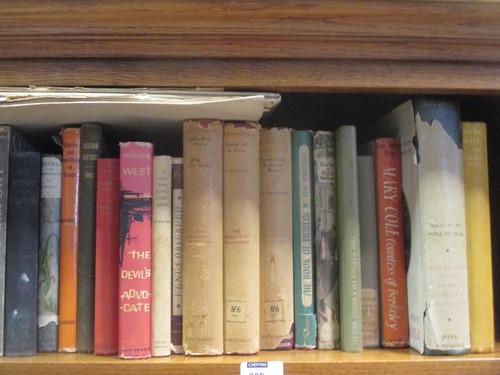 Lot 289 - General books - history, biography, art and...