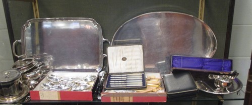 Lot 135 - A collection of plated wares to include; A...
