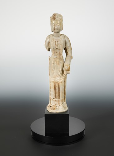Lot 197 - A Chinese marble standing figure of Guanyin, in Northern Qi style