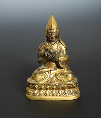 Lot 366 - A Tibetan gilt bronze figure of the High Lama Tsongkapa, 19th century