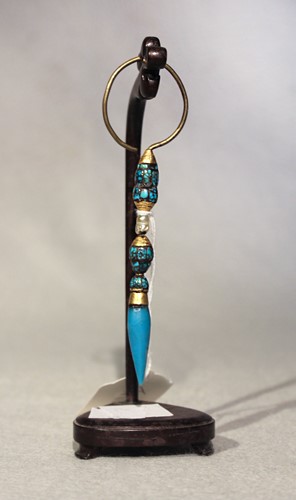 Lot 399 - A Tibetan Lhasa official's earring