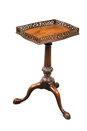 Lot 265 - A George III style mahogany tripod table