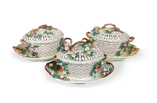 Lot 331 - A composed set of three Worcester chestnut baskets, covers and stands, circa 1768