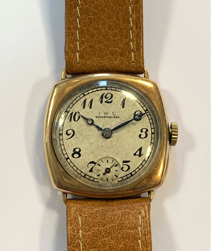 Lot 240 - IWC - A gentleman's Swiss 14ct gold wristwatch
